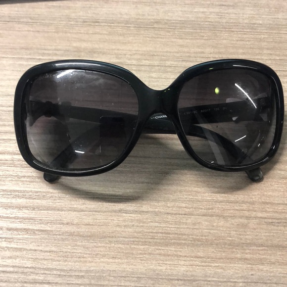 Chanel glasses - Picture 1 of 8